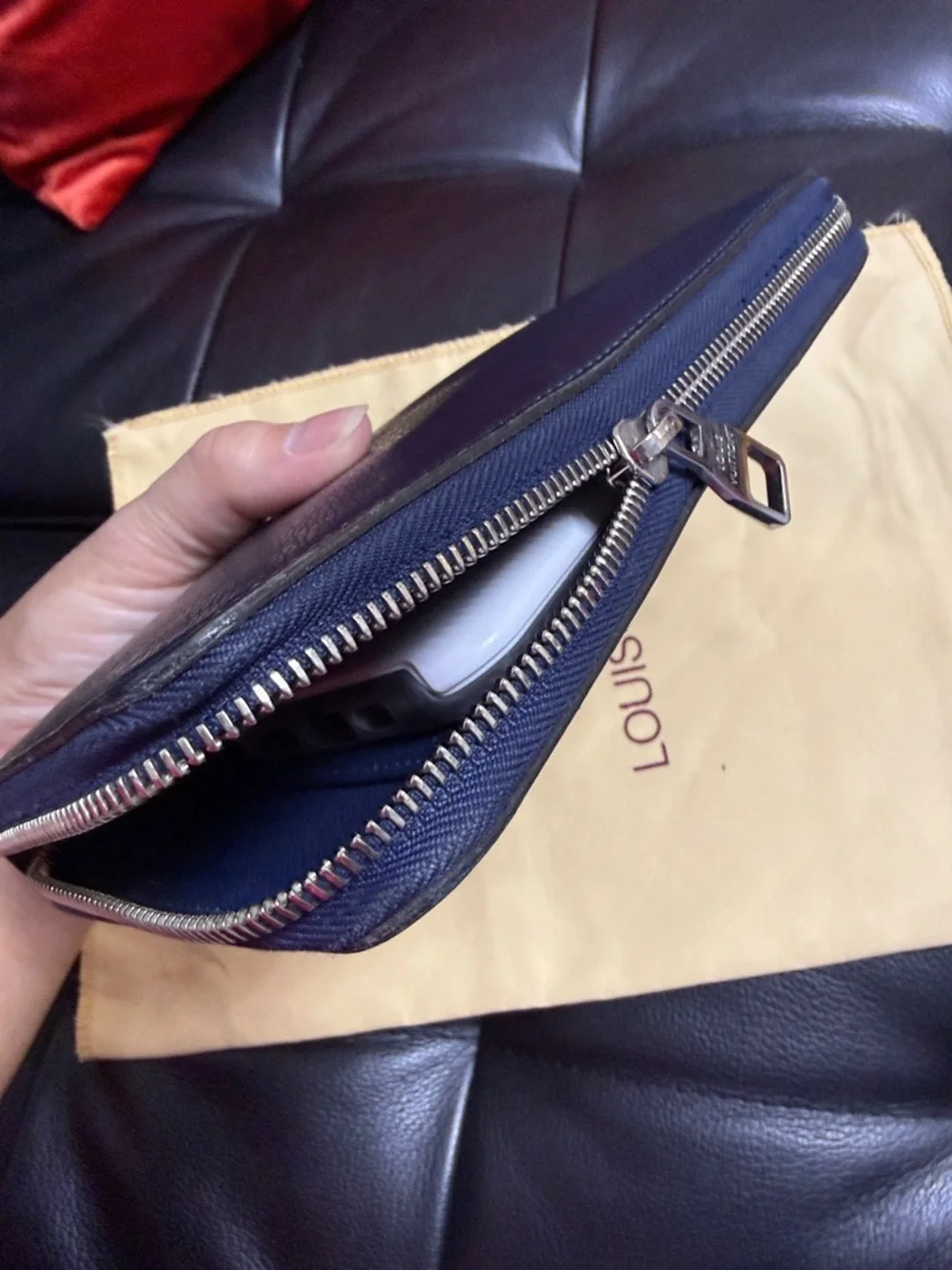 Louis Vuitton Deep Blue Zip Wallet in Textured Leather - Picture 3 of 16